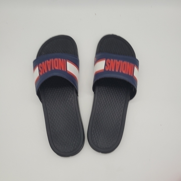Cleveland Indians Men's Slides XL 13-14 - Picture 2 of 9